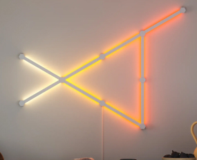 LED-Beleuchtungsstreifen an Wand